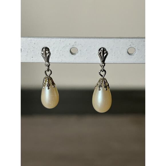 Lovely Faux Pearl Dangle Post Earrings - Picture 1 of 3